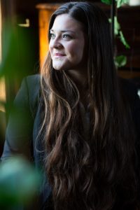 Phoeniz lazuli Diane Carrié Officiante de cérémonie laïque funérailles enterrement unique à votre image